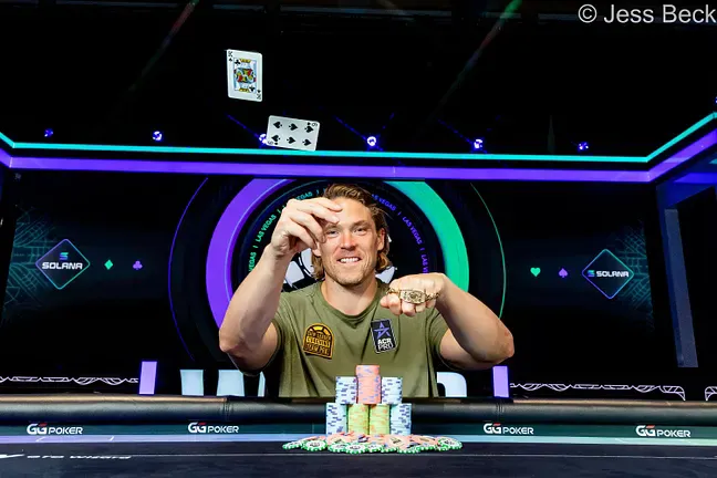 【红龙扑克】2026WSOP | $10K超快速赏金赛Yixi Tang单挑惜败Alex Foxen斩获亚军