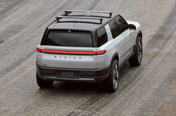 【红龙扑克】Rivian R2开启交付仅一周后裁员数百人 加速推进降本增效