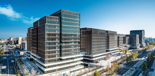 雄安数字新消费电商产业园实景 【红龙扑克】拼多多与中国电建完成正式签约:购置雄安办公楼