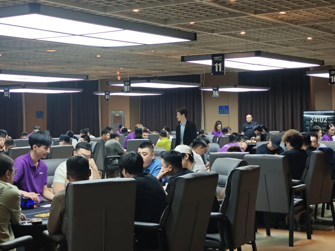 【红龙扑克】DBPT葫芦岛站C组战报:270人次创单日新高,何先生118万记分牌登顶“东北王”