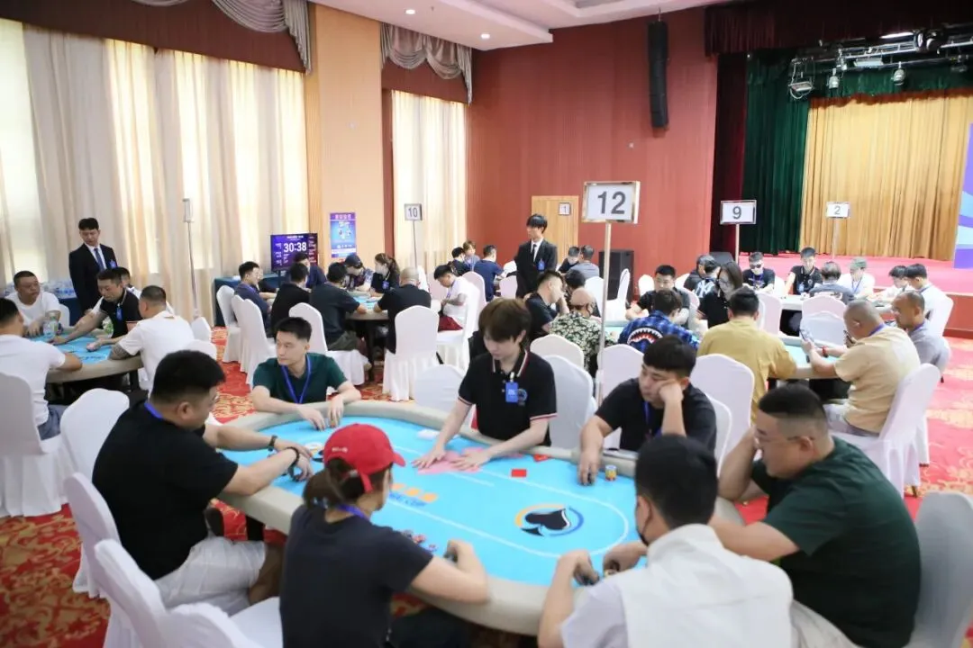 【红龙扑克】致一年前的自己：以河海为志，携热爱奔赴8月7日-12日周年新程！