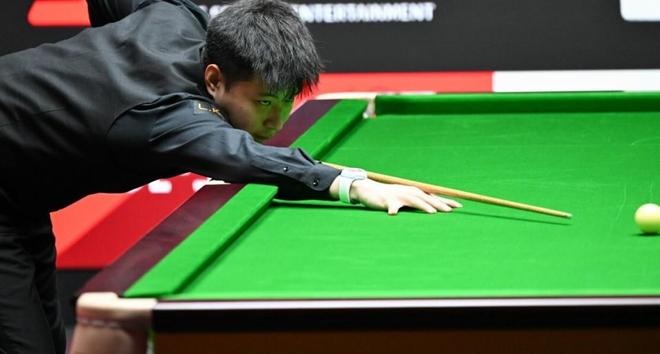 【红龙扑克】上海大师赛：赵心童6-2横扫丁俊晖，三杆破百强势晋级八强