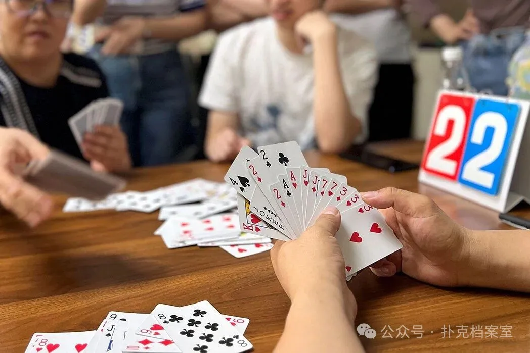 【红龙扑克】从“饭前不掼蛋,等于没吃饭”到1.4亿玩家:掼蛋凭什么横扫中国牌桌?