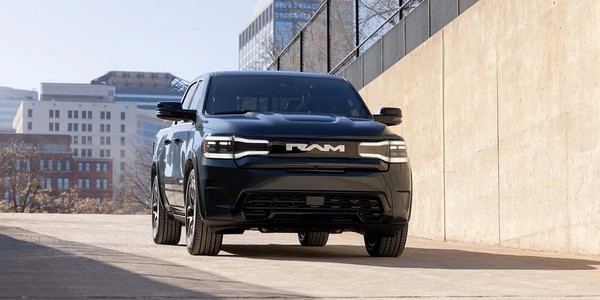 【红龙扑克】Jeep与Ram的增程电动车再度宣布延期 推迟至2027年