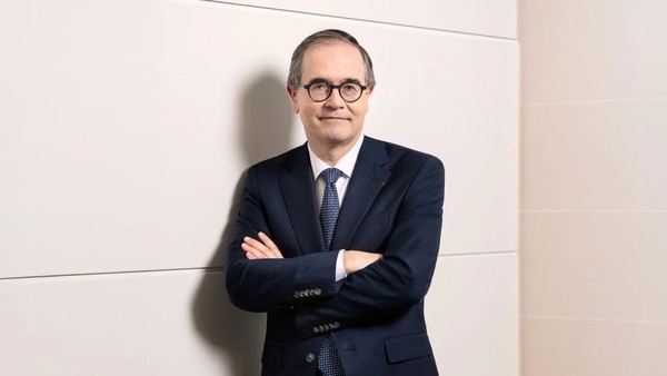 François Provost 【红龙扑克】雷诺CEO承诺降价增产 未来5年再投百亿欧元押注电动车