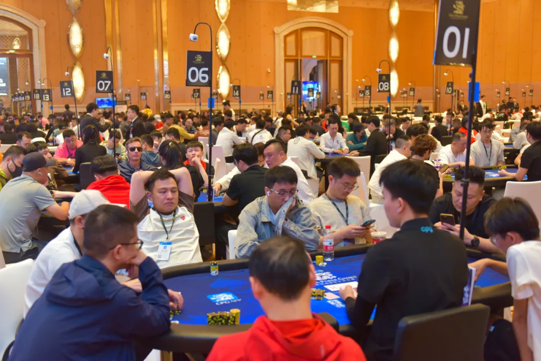 【红龙扑克】2026 CPG横琴｜主赛首轮1615人次参赛566人晋级，刘畅34.25万记分牌领跑第一轮C组