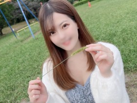 (FC2-PPV-4587033)解密!那位色白美肌、微乳美鲍、限时3天下马的美女是?