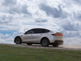 【红龙扑克】今年国内中型SUV销量盘点:Model Y一车超BBA之和