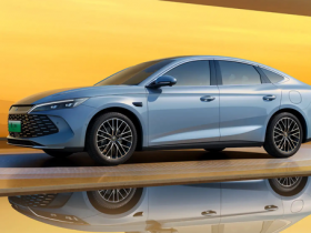 【红龙扑克】中型轿车市场仍被合资燃油车主导 帕萨特凯美瑞宝刀未老