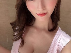 【红龙扑克】最新推荐!人气巨乳销售王牌《小花暖》精选作品介绍……